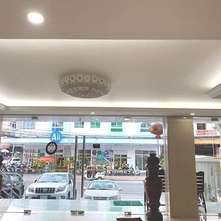 Centrana Hotel Пном Пен Екстериор снимка